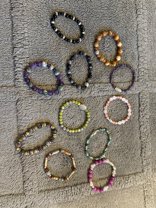 Chevron Amethyst · Smooth · Round · 6mm, 8mm