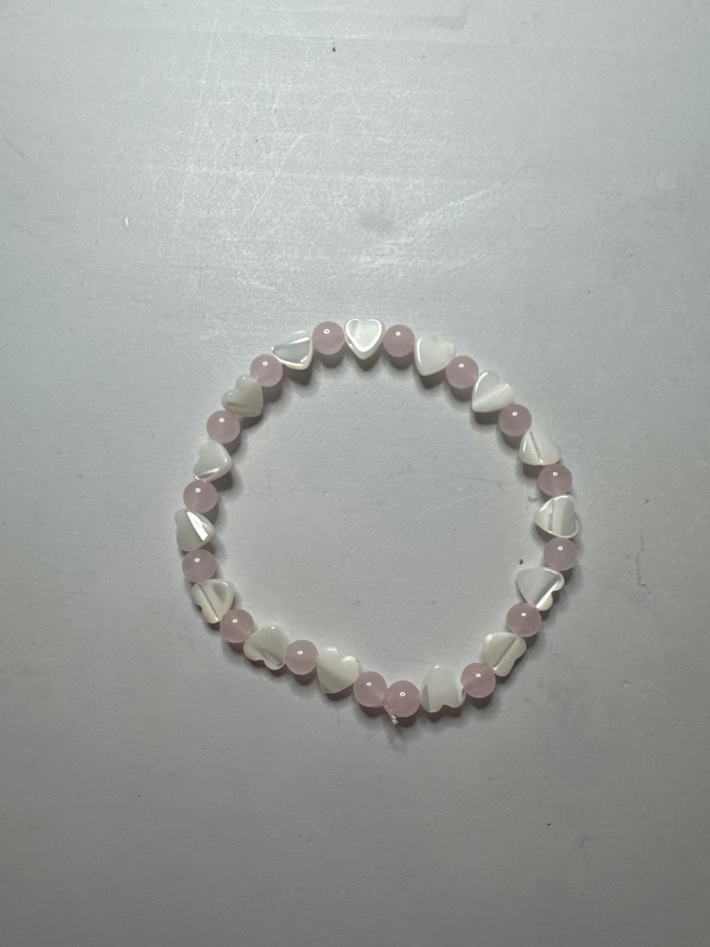 Mother of Pearl (alt) · Smooth · Heart · 8mm
