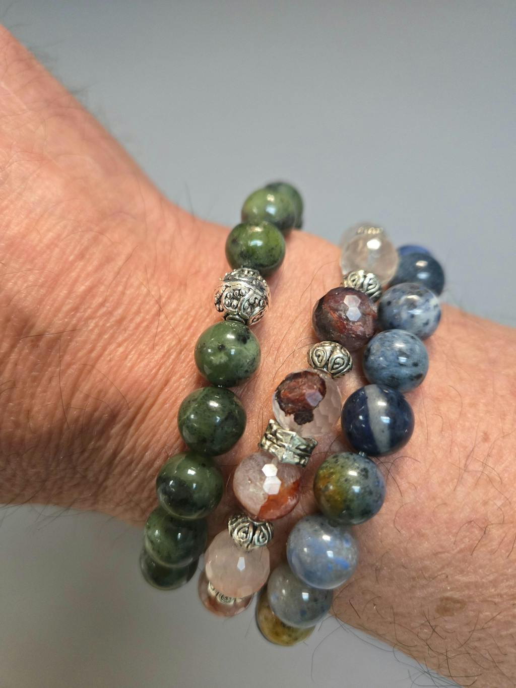 Canadian Green Jade · Smooth · Round · 10mm