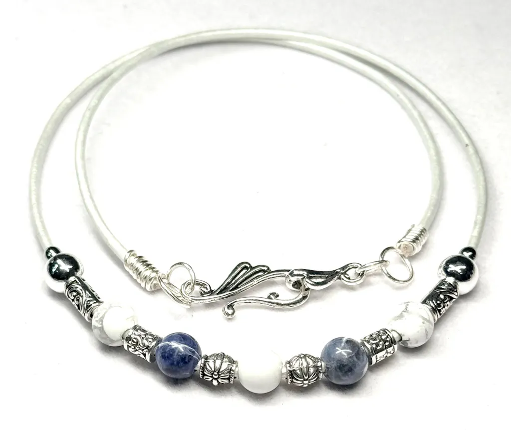 White Howlite · Smooth · Round · 6mm, 8mm, 10mm · Large Hole · 1/2 Strand