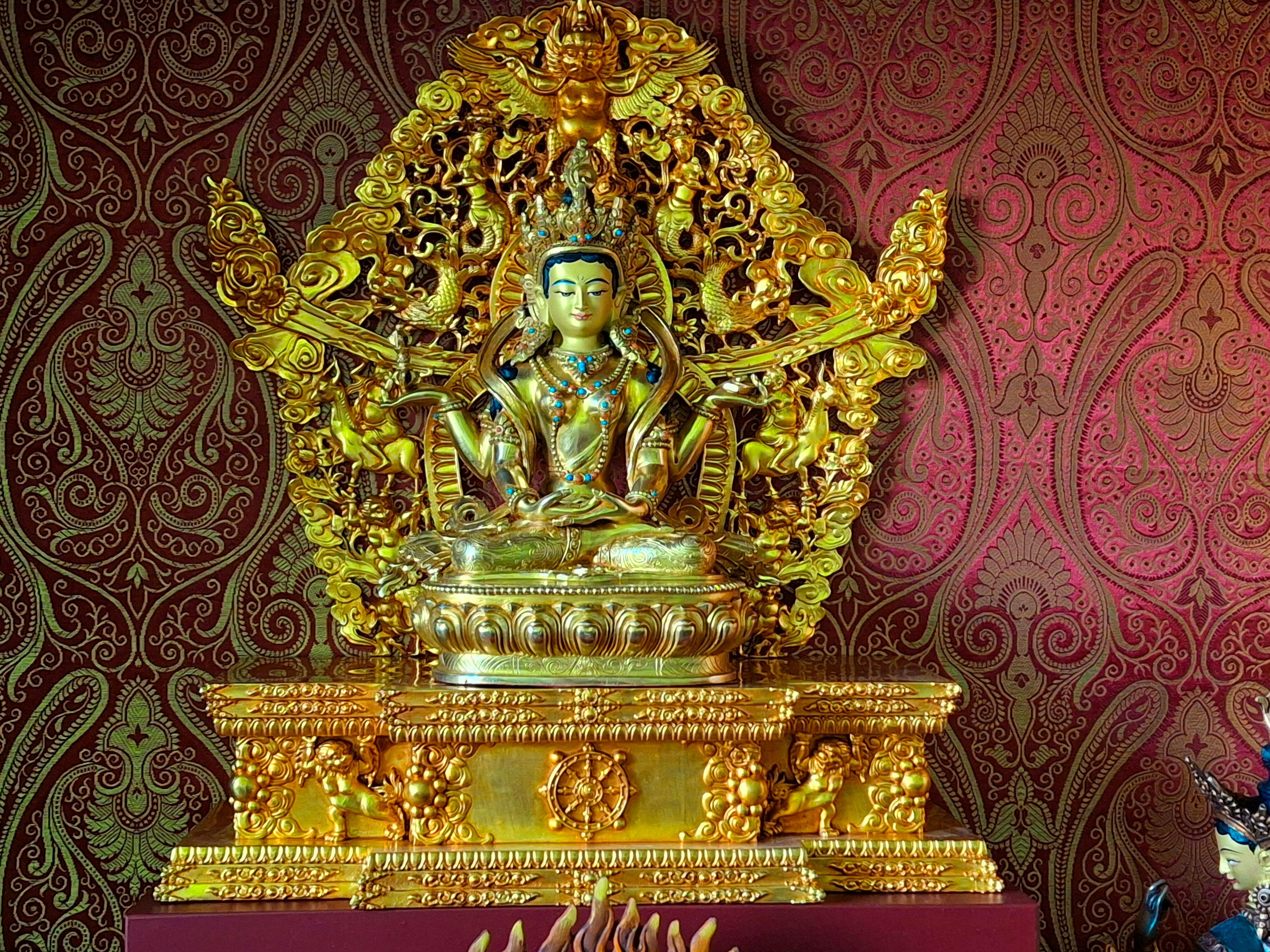 多腕の金属製神像Gold Plated Namgyal Statue 金属製の神像 多腕の金属製神像Gold Plated Namgyal Statue