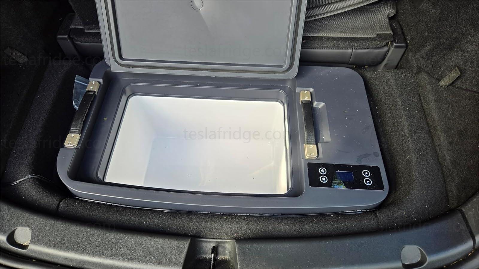 Tesla Model Y トランク フリーザー Tesla Portable & Electric Powered Refrigerator / Freezer