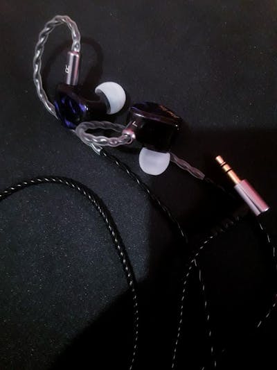 Kiwi Ears Cadenza IEM