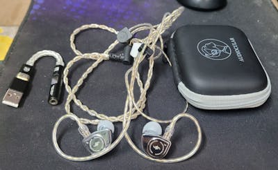 SIMGOT EW200 IEM