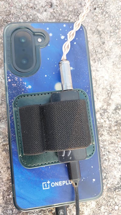 AUDIOCULAR AC42 Magnetic DAC Dongle Holder – MagSafe-Compatible Holster