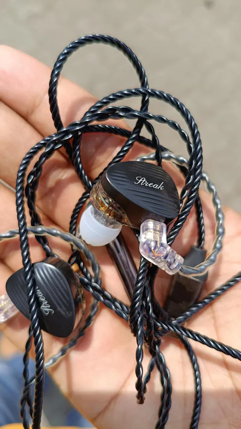 GK Streak Dynamic + Micro Planar Driver IEM With Mic
