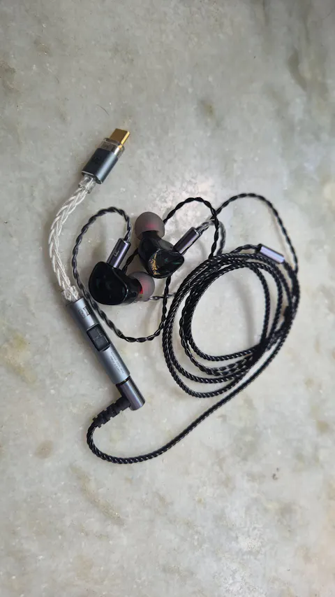 Kiwi Ears Cadenza IEM