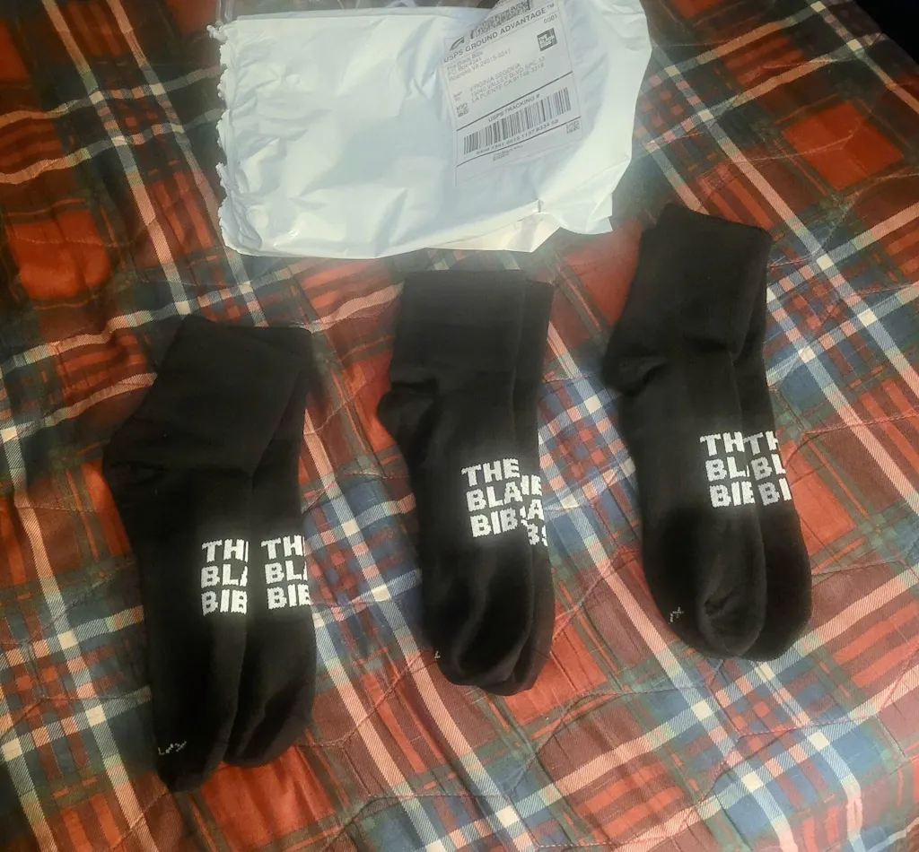 The Black Bibs Socks - Black - Short