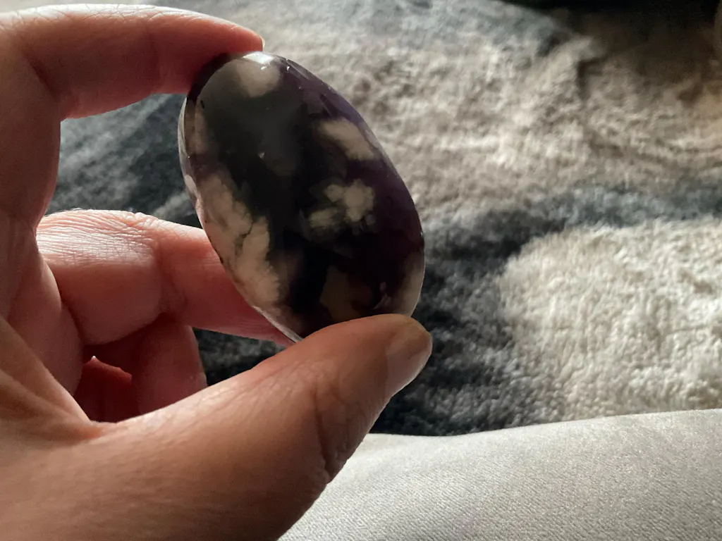Blue Flower Agate Palm Stone