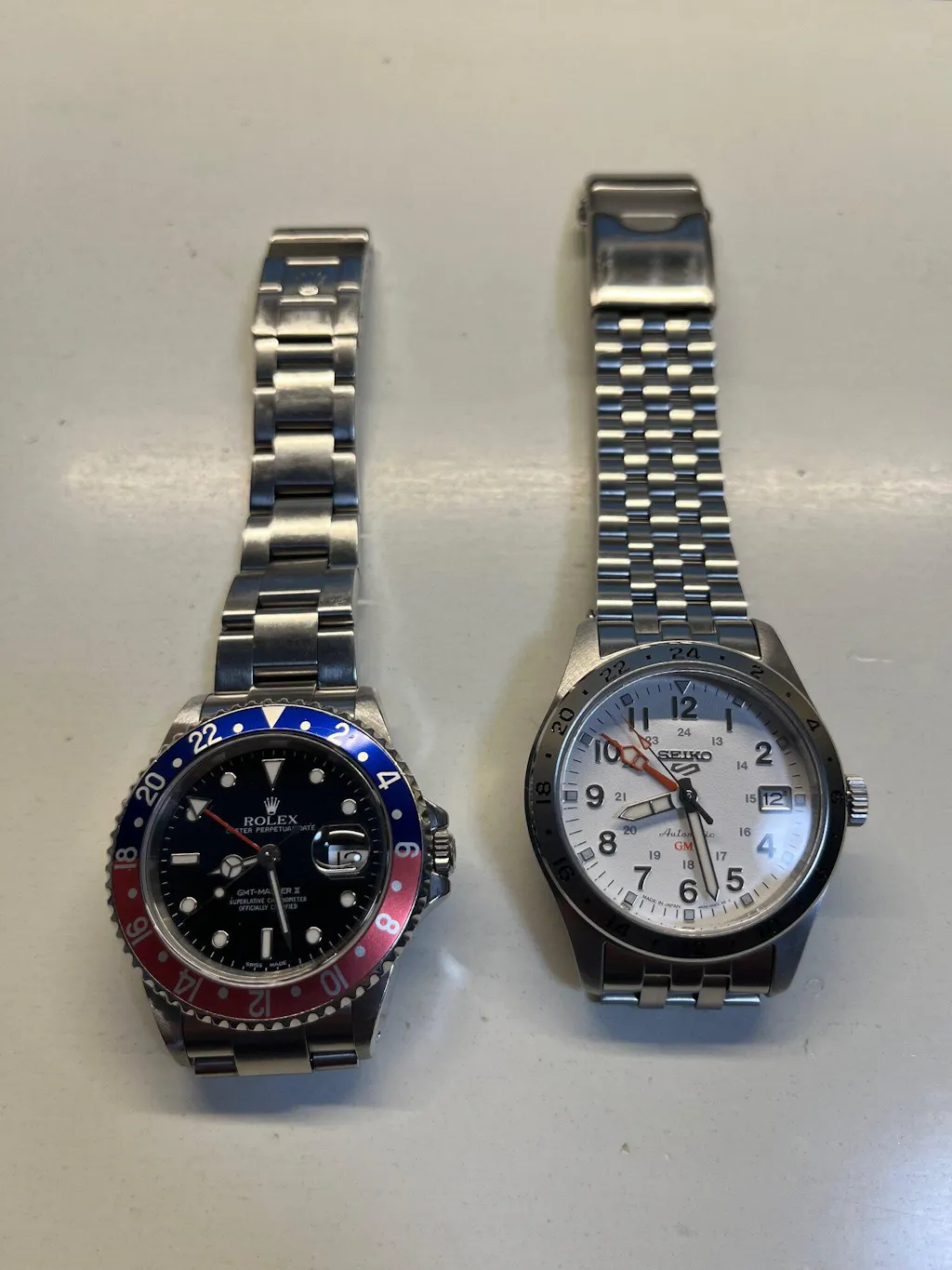 セイコー 5スポーツ フィールド GMT スポーツスタイル SBSC009 メンズ メカニカル 自動巻き ホワイトダイヤル メタルバンド 日本製