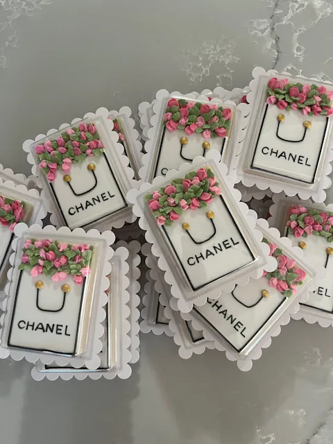 Rectangle Scallop Backer and Capsules - pack of 25