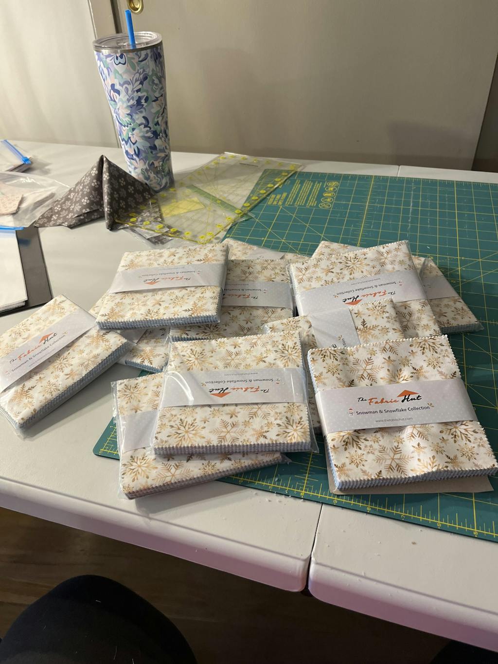 Charm-pack 240pcs - Snowman & Snowflake Collection