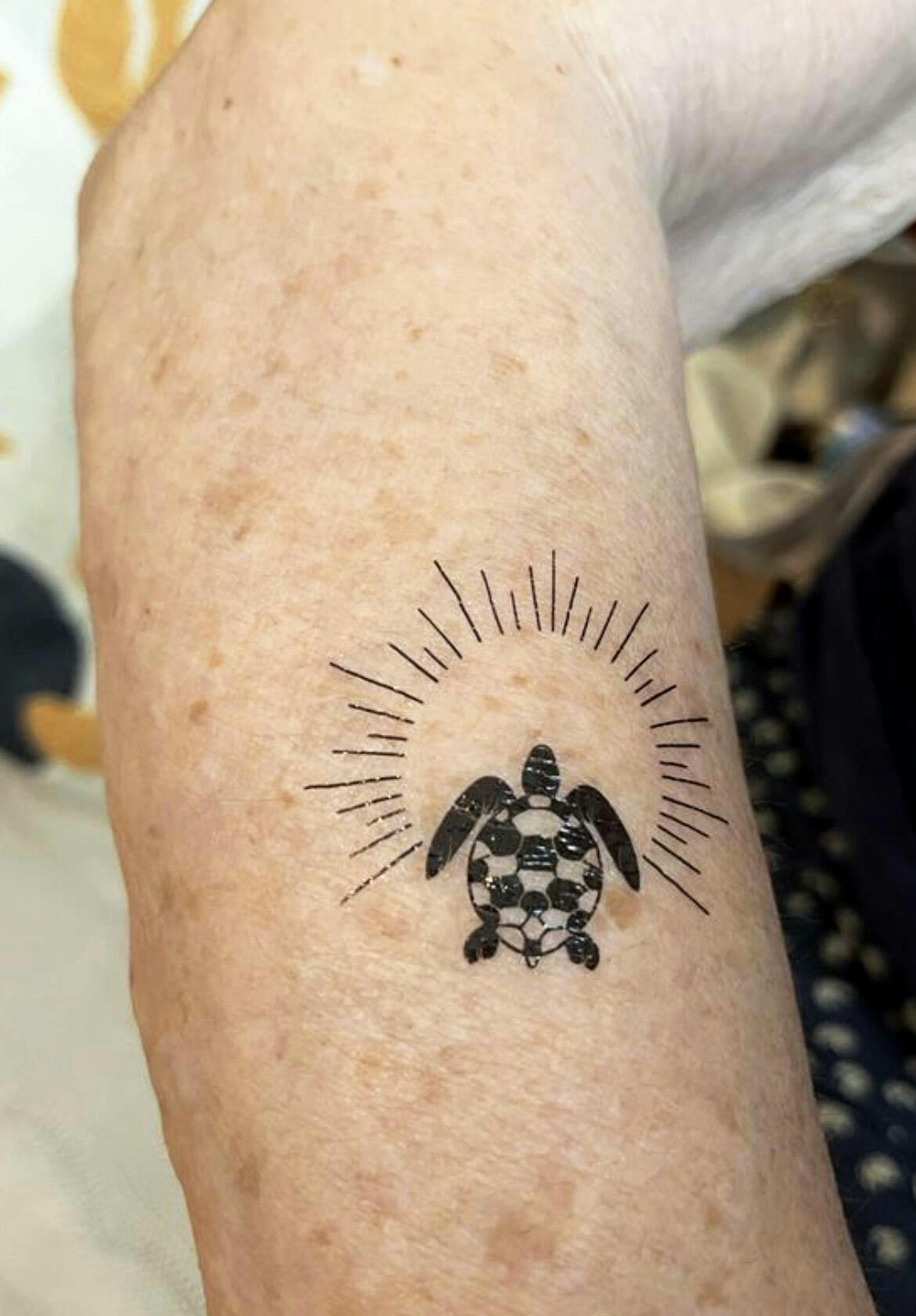 21+Small & Simple Turtle Tattoo Designs | PetPress | Turtle tattoo designs,  Tattoos for women, Tattoos for daughters