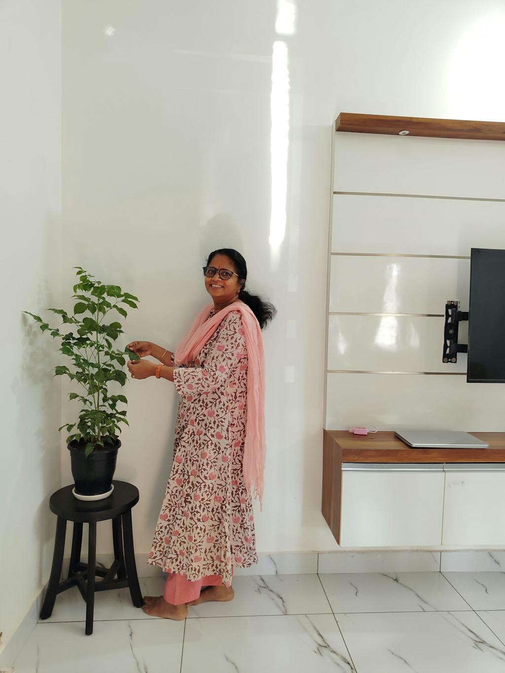 Raiha White Clamp Dyed Linen Cotton Loose Kurta