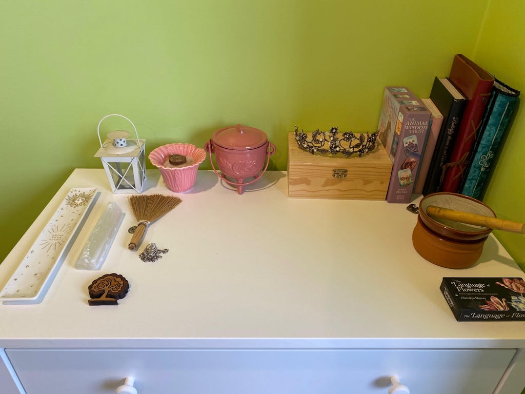 Rose Sister Moon Cauldron -   (Exclusive to TLPC)