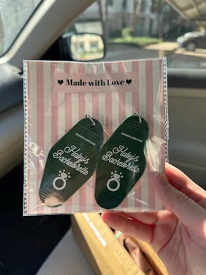 Set of 10 Camp Bachelorette Favors Retro Motel Keychains Custom Glamping Camping Outdoorsy Mountain Bach Adventure Asheville Lake House Tent