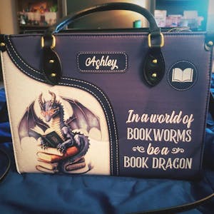 In A World Of Bookworms Be A Book Dragon DNRZ1702004A Leather Bag