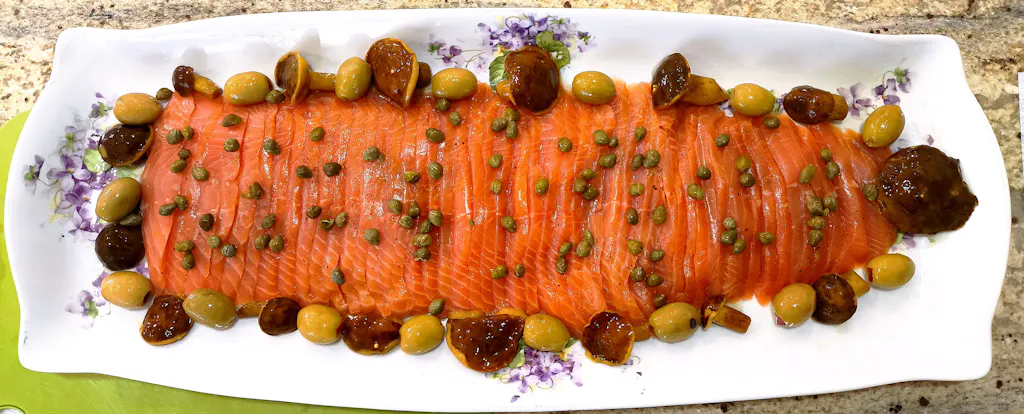 Gin and Tonic with Gin, Juniper, Grapefruit & Lime