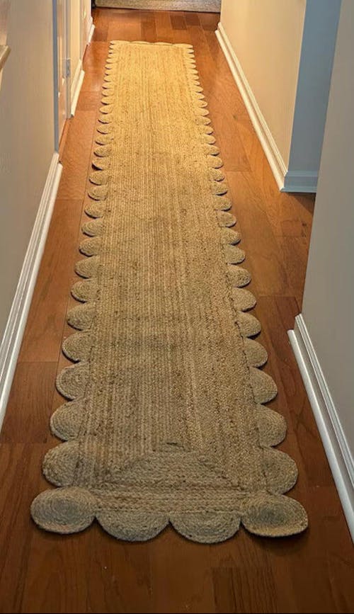 Olivya Scalloped Jute Rug – Natural Braided Handmde Rug