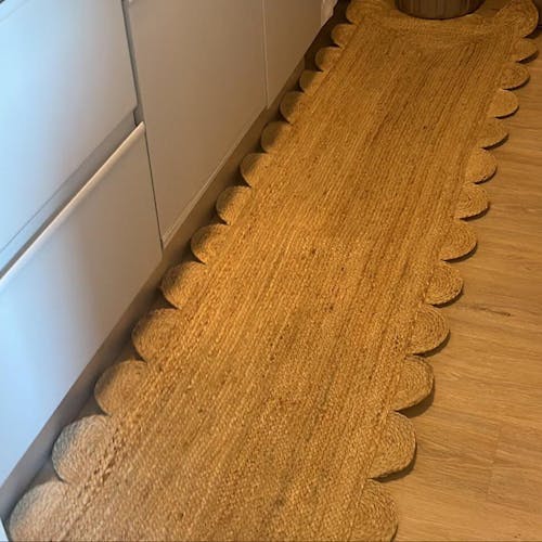Olivya Scalloped Jute Rug – Natural Braided Handmde Rug