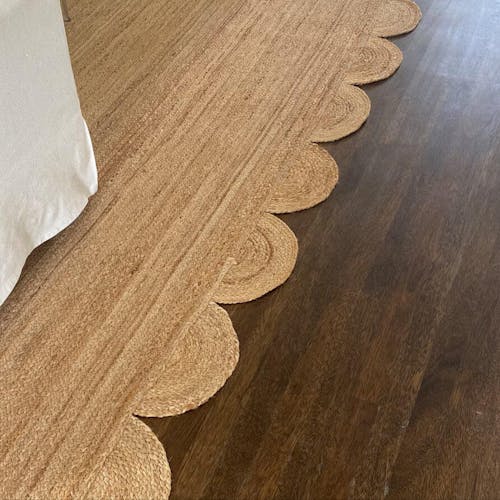 Olivya Scalloped Jute Rug – Natural Braided Handmde Rug