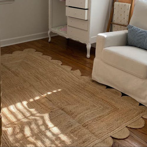 Olivya Scalloped Jute Rug – Natural Braided Handmde Rug