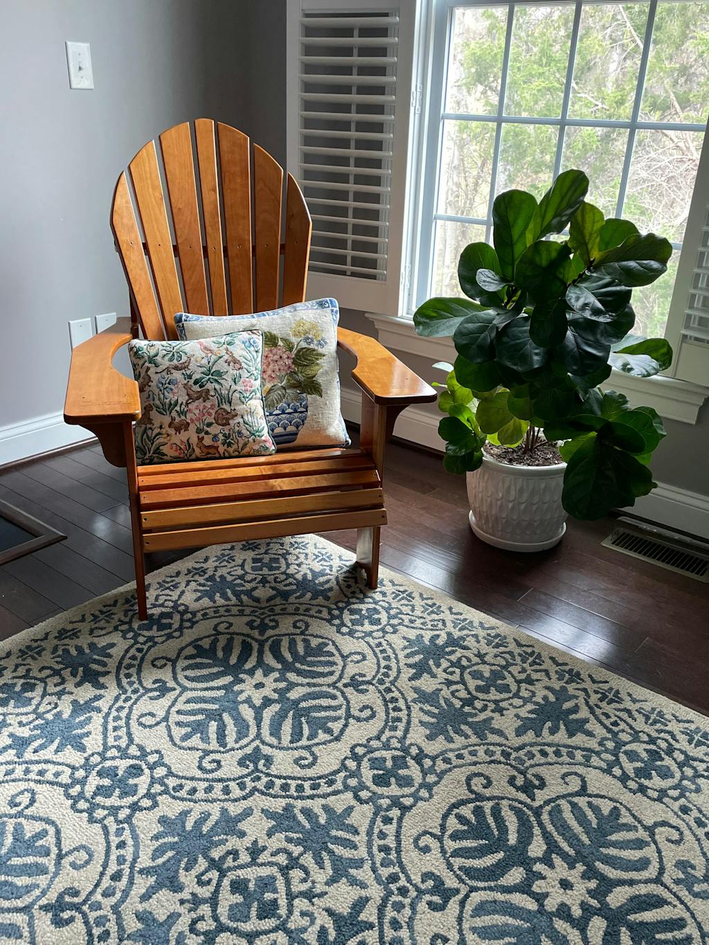 Nina Hand Tufted Wool Pile Oriental Rug Blue & White