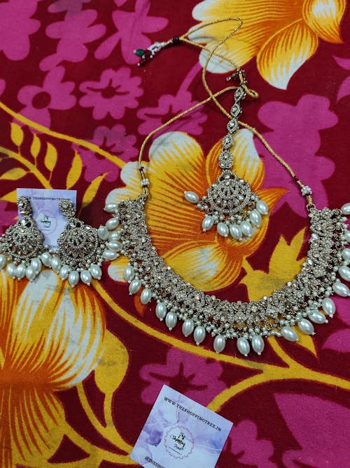 Arshiya Jadau Reverse AD Necklace Set - Golden
