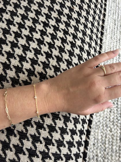 blanc iris BRACELET オリジナルポーチ付き PETAL BLANC BRACELET | ブランイリス オンラインストア