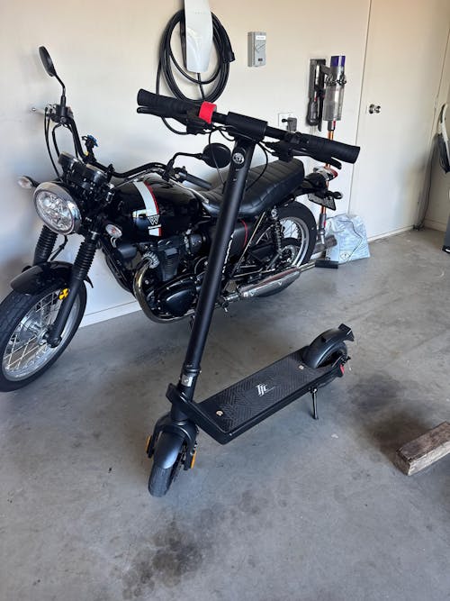 AURORA LONG-RANGE COMMUTER ELECTRIC SCOOTER