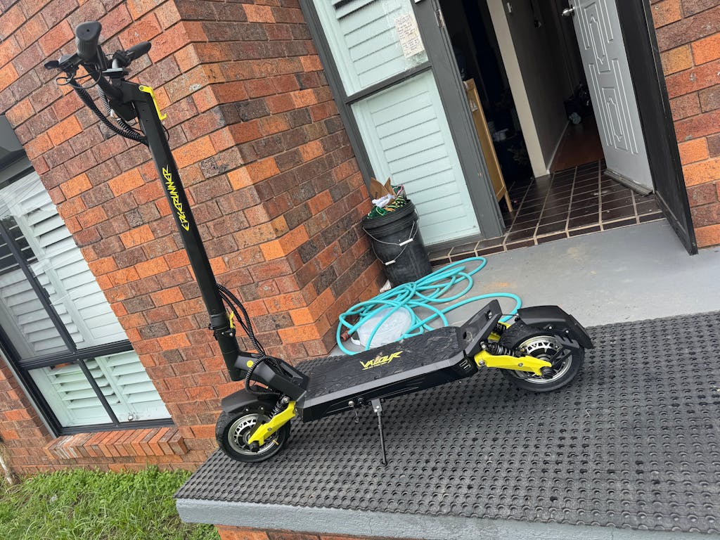 EDGERUNNER ALL-TERRAIN DUAL MOTOR ELECTRIC SCOOTER (60V)