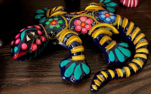 Talavera Lizard Figurine | Mexican Handcrafted Wall Decor