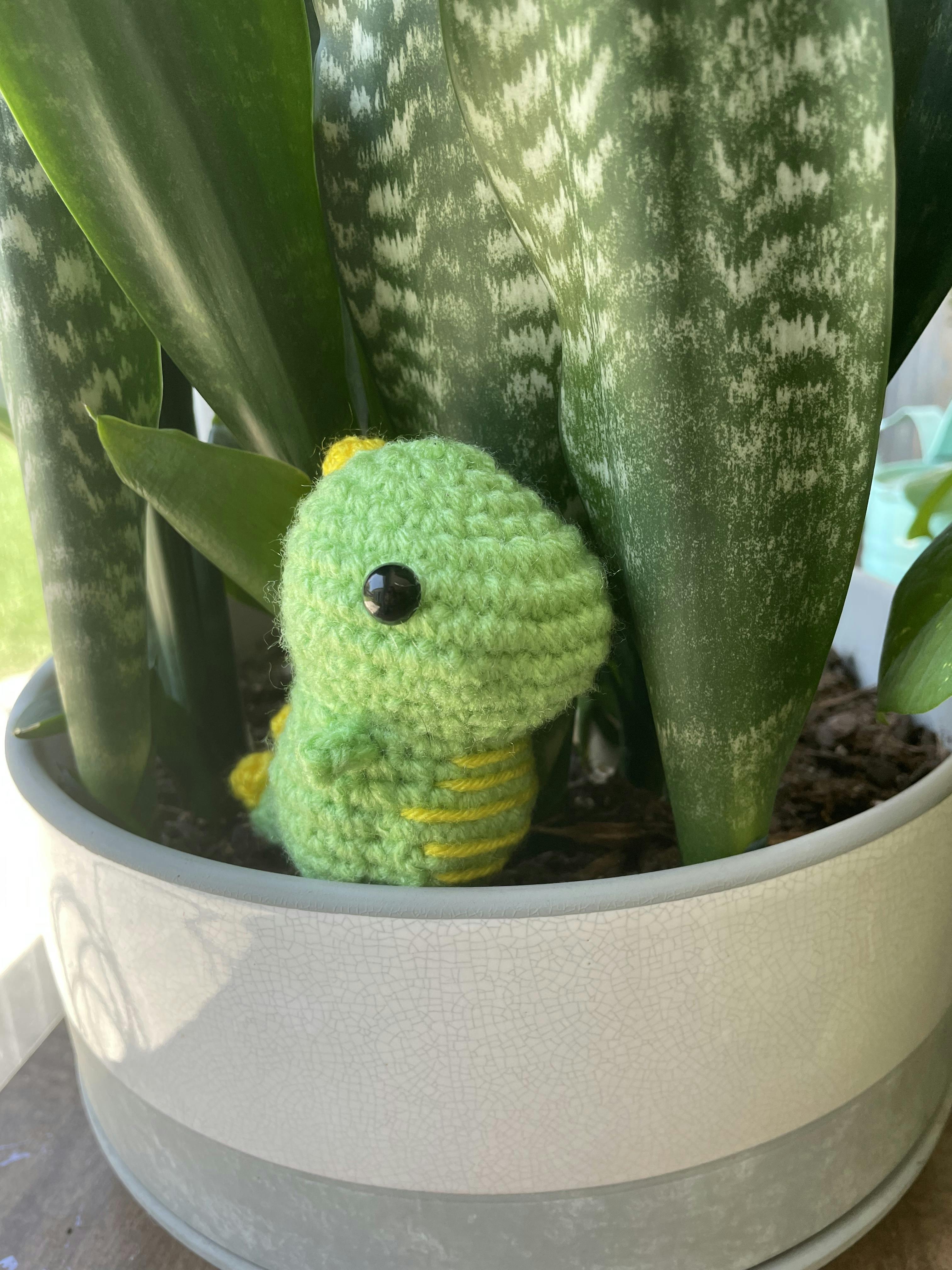 dinosaur-crochet-kit-learn-to-crochet-with-the-woobles