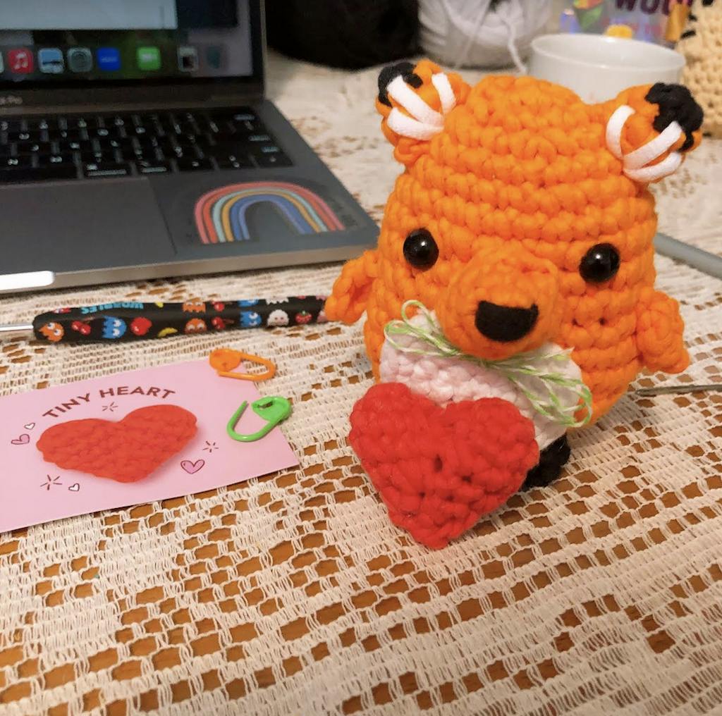 tiny-heart-crochet-kit-the-woobles