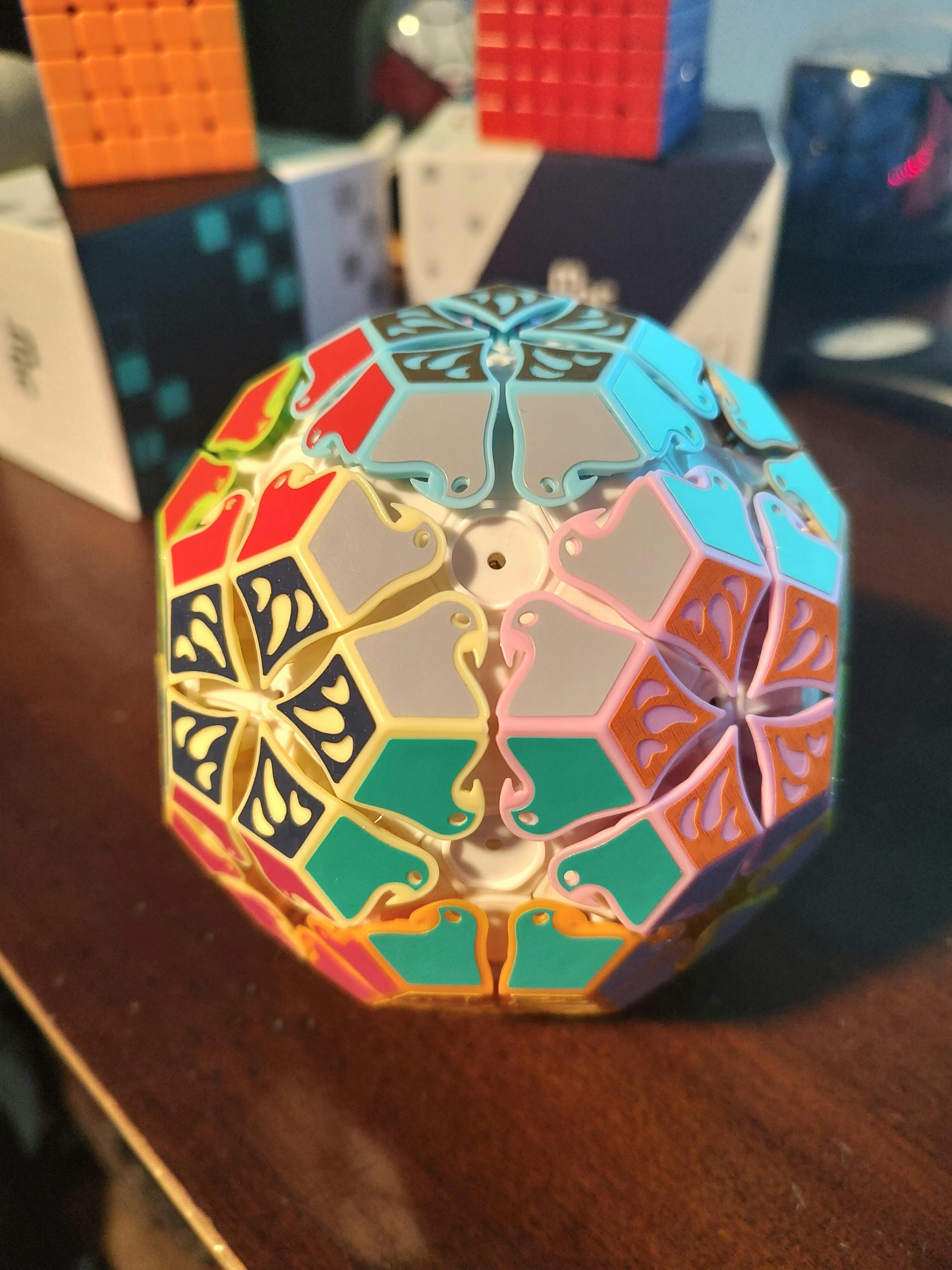 VERYPUZZLE LOVEBIRD 12COLORSルービックキューブパズル VeryPuzzle Lovebird (Limited Edition) – TheCubicle