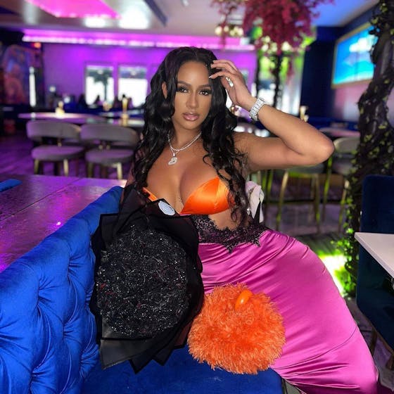 Glittering Everlasting Rose Bouquet – Ideal Gift for Couples | Elegant Sparkling Roses in a Luxurious Bouquet