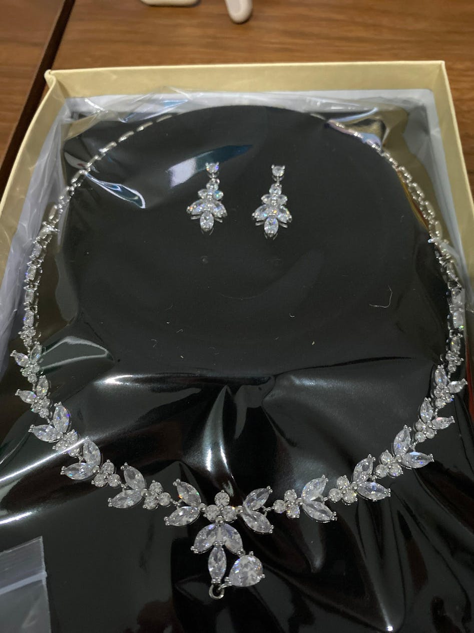 Swarovski Crystal Luxury Flower Diamond/Crystal Necklace, Bridal Neckl –  TheMillenniumBride