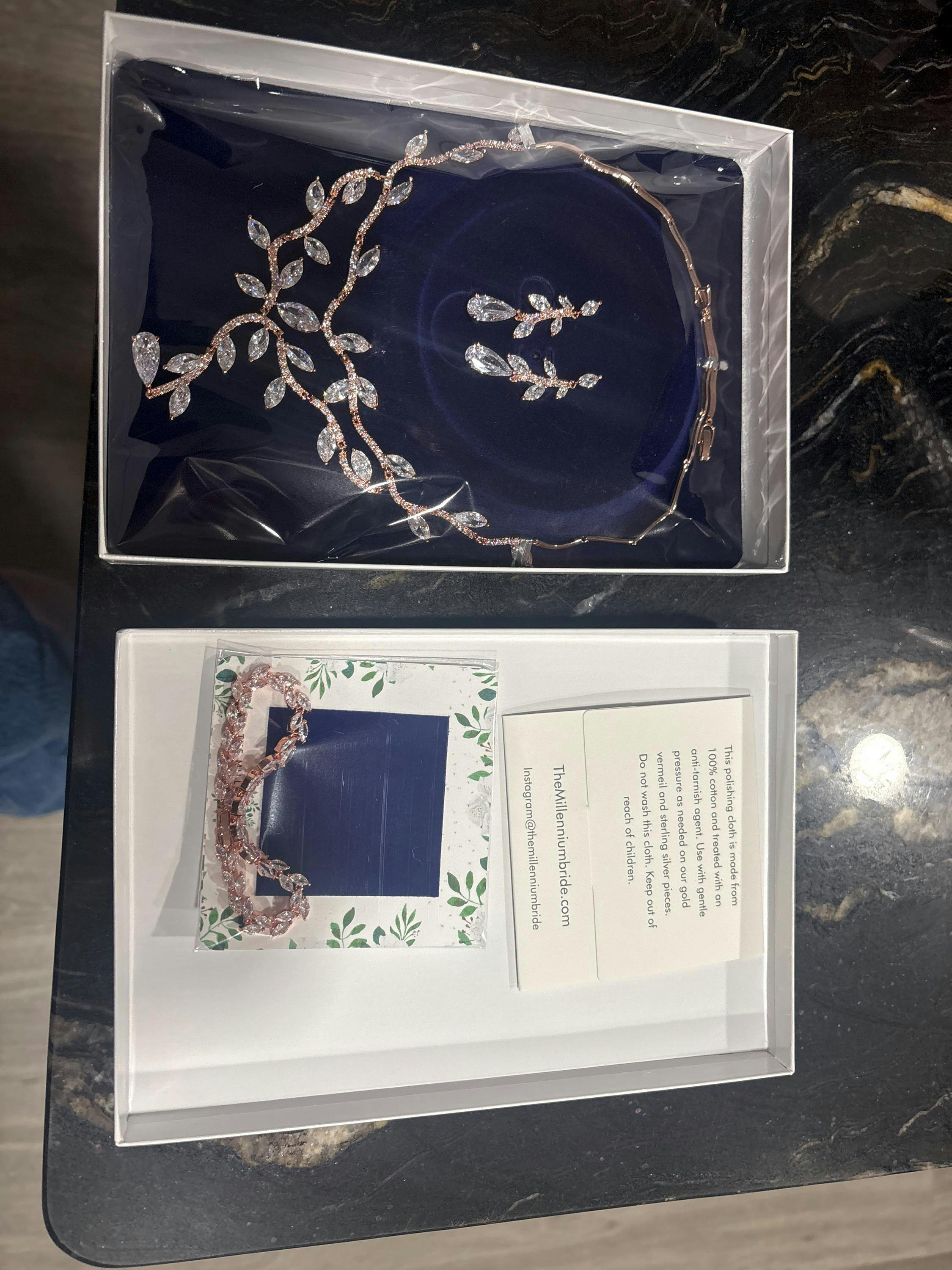 ノワール&ソーダ Swarovski Crystal Two Vine Leaves Necklace, Long Bridal