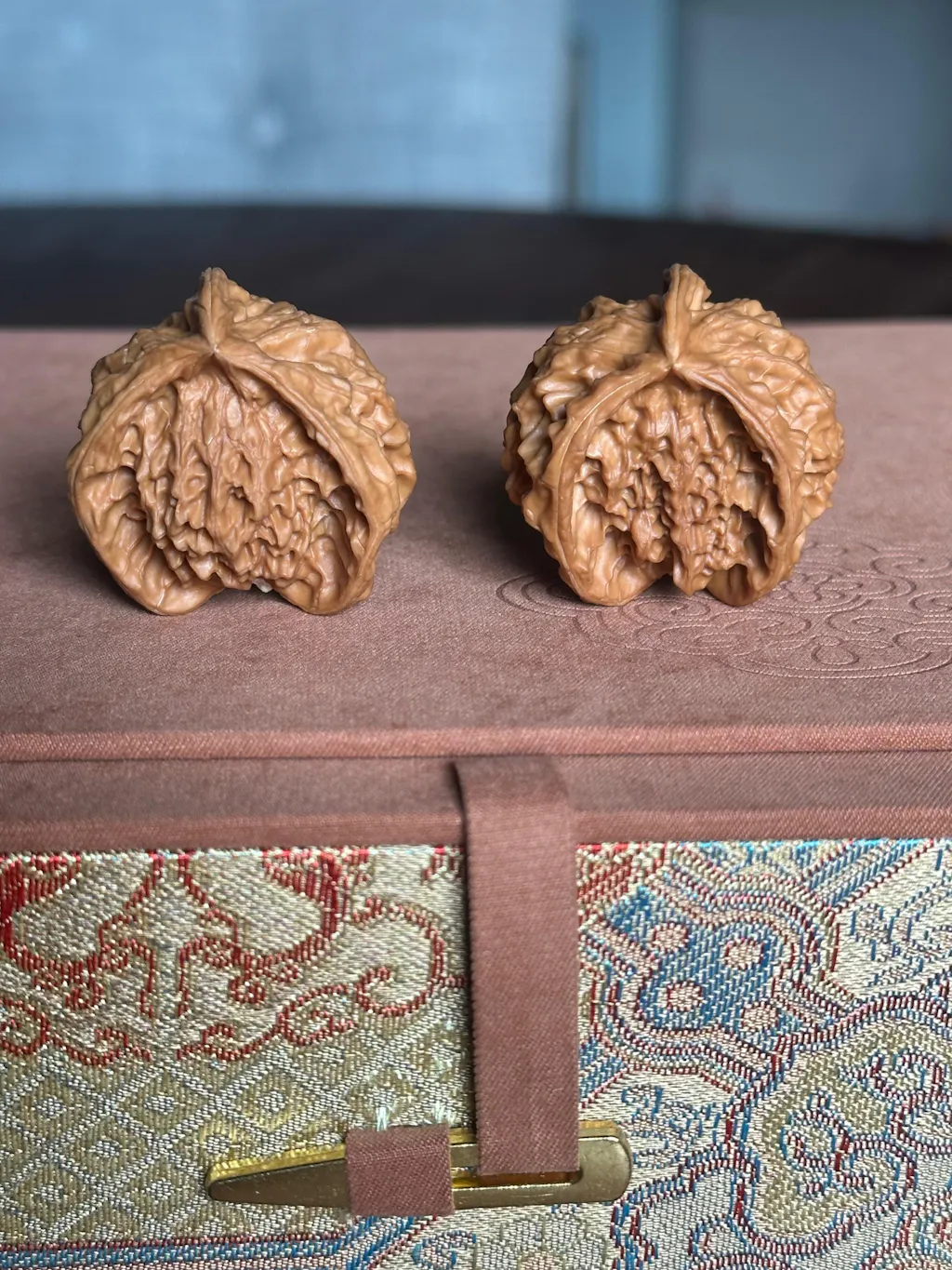 Hong Shi Zi Red Lineage Wenwan Walnuts - Perfect 1:1 Stance