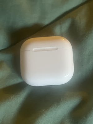 AirPods 4 Replacement Charging Case - Well Loved