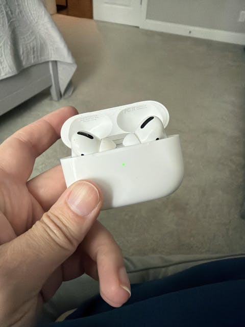 Right Replacement AirPod - AirPods Pro (1st Generation)