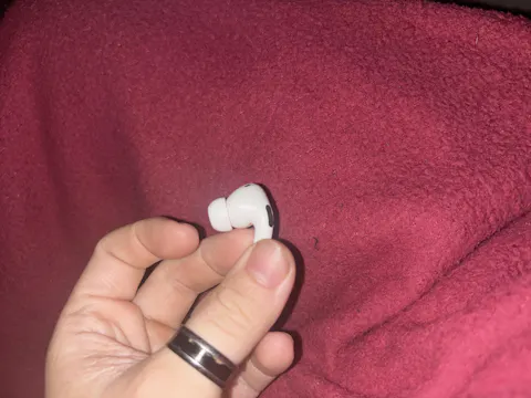Left Replacement AirPod - AirPods Pro (2nd Generation) - Well Loved