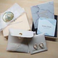 Perlen Tropfen Huggie Creolen