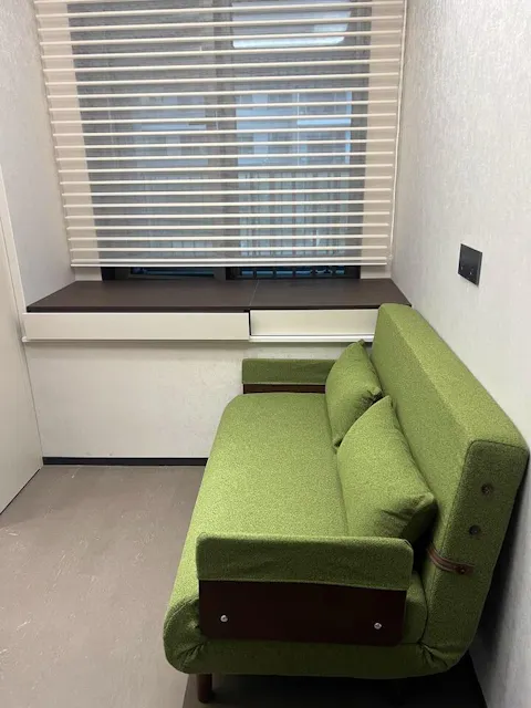 ソファベッド 折りたたみソファベッド ダブル サイドテーブル付き ソファ おしゃれ 多機能 省スペース 2人掛け ベッド兼用 リクライニング 来客用 コンパクト 北欧風 一人暮らし 新生活 家具 sp-001