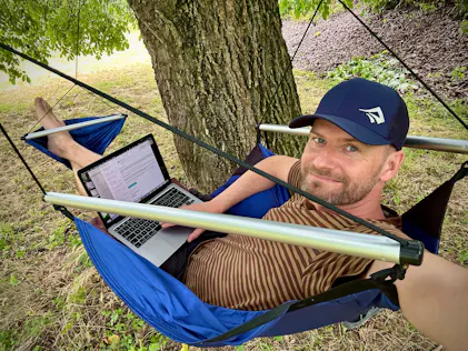 MOON CHAIR – Compact Hanging Chair for Travel & Camping