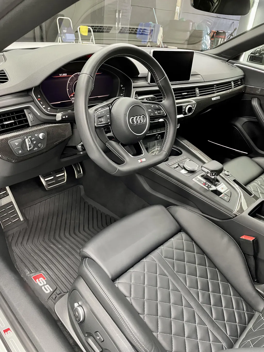 Gyeon Q²M Interior Detailer | Quick Detailer interior