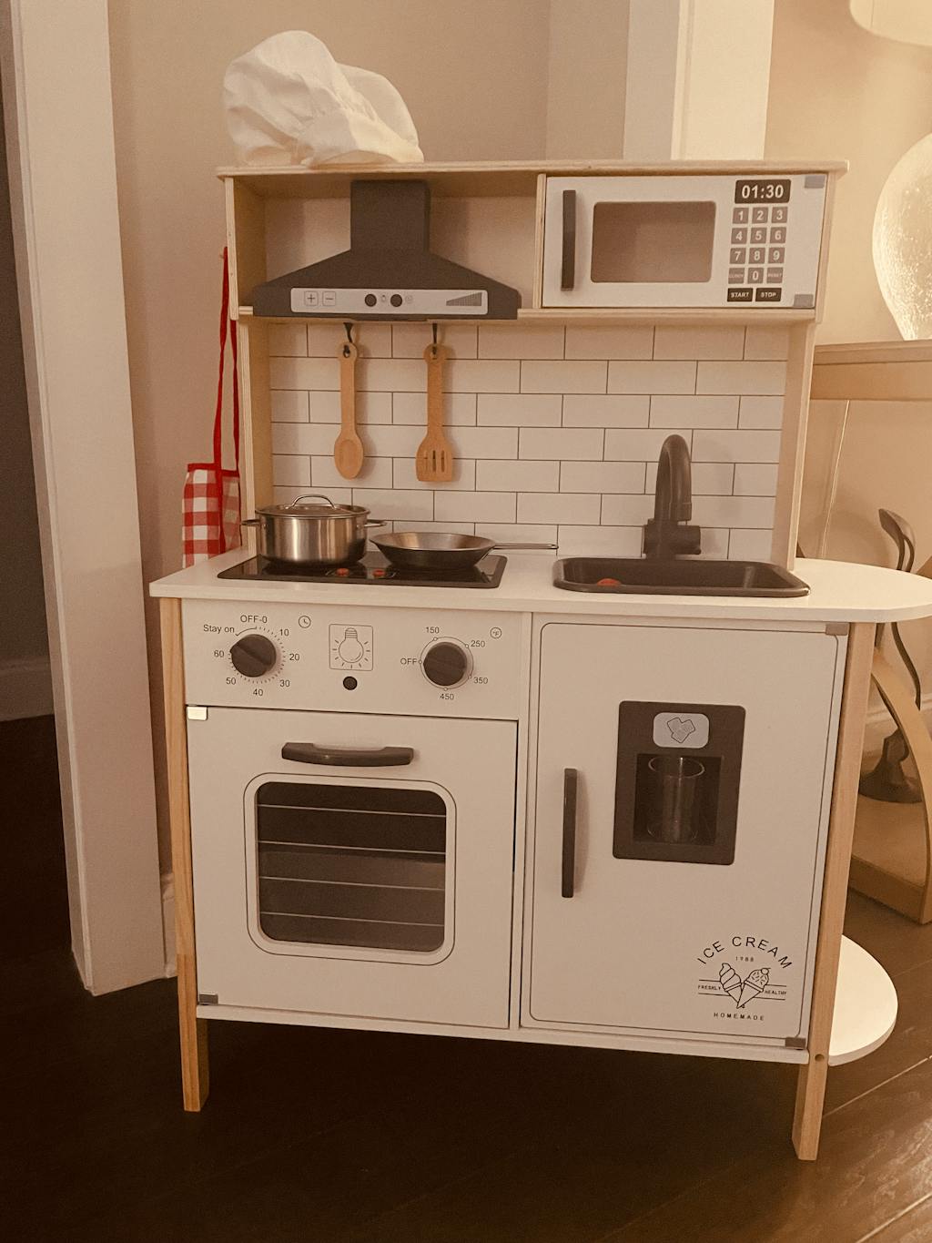 Tiny Land® Play Kitchen with 18 Pcs Toy Food & Cookware Accessories