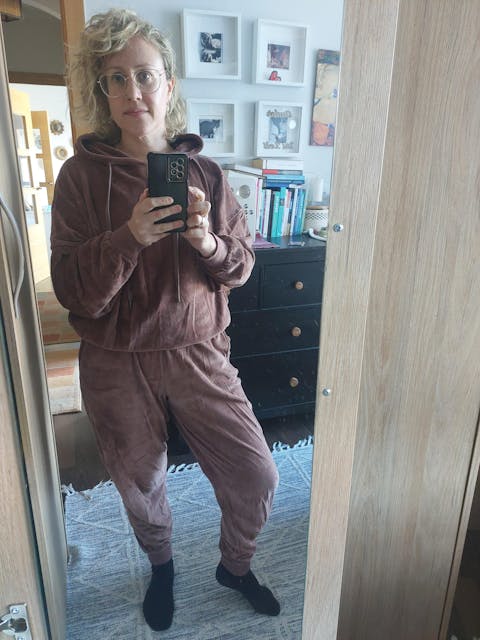 Organic velvet hoodie in Mauve