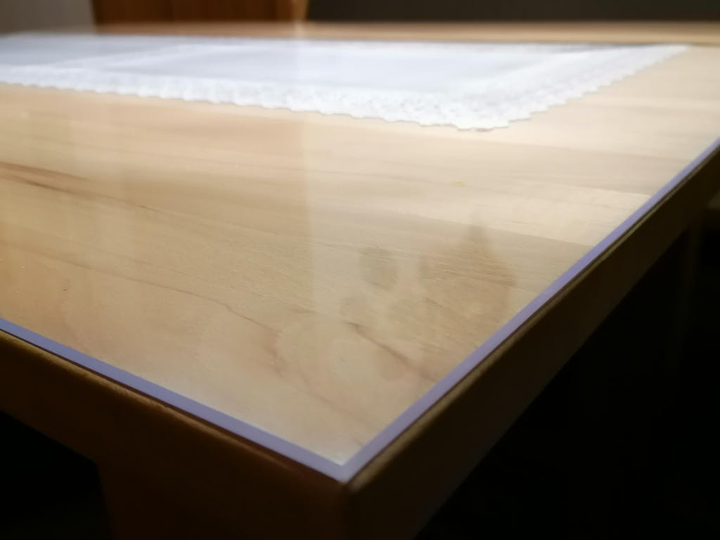 Tischfolie transparent 2,0mm – PVC Tischschutz-Folie optional mit 45° Schrägkante, wasserdicht & robust – Tischdecke gegen Kratzer und Flecken