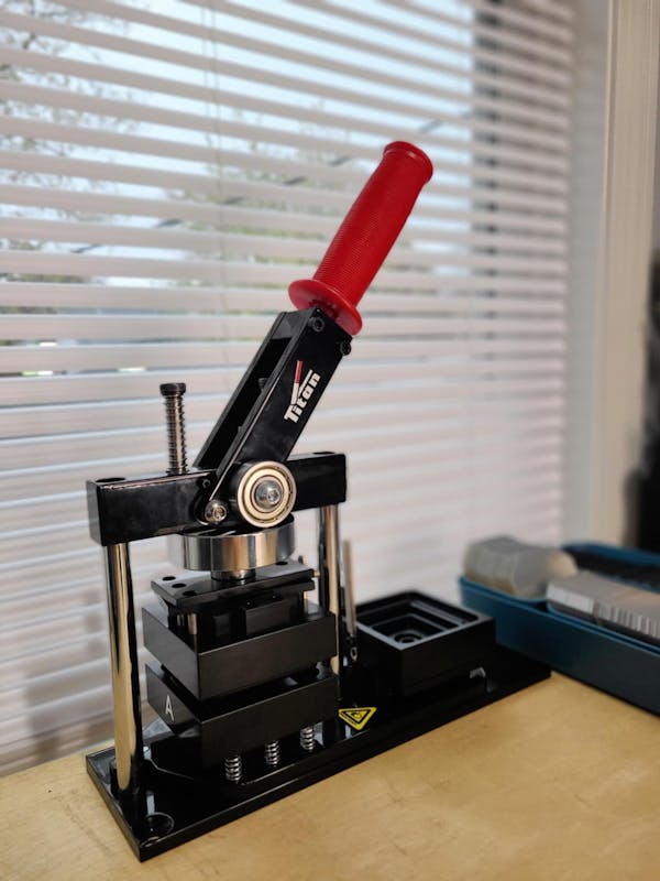 2 x 2" Square Magnet Press